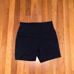 lululemon black align high rise short with pockets 6" SIZE 10 (RARE)